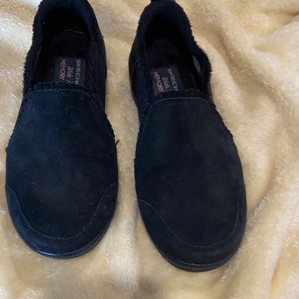 Skechers women’s Dark Slip-On Loafers